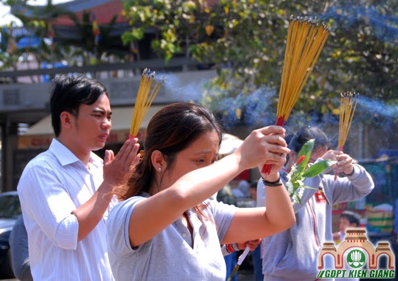 Cầu Khấn