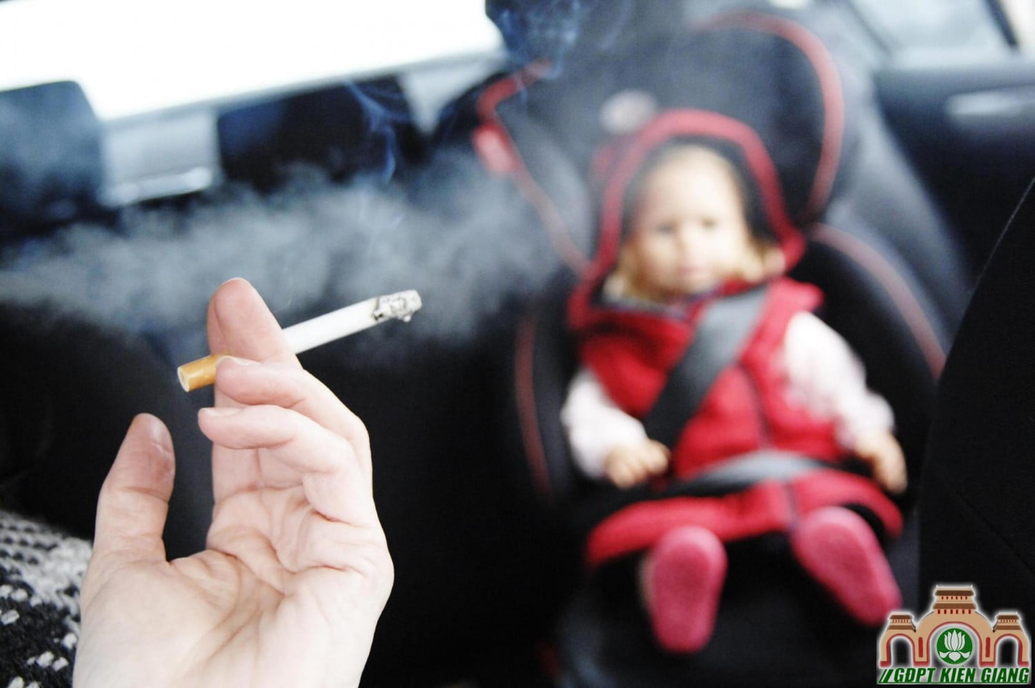 Ảnh hưởng của thuốc lá với trẻ em - Hỏi Đáp Y Khoa