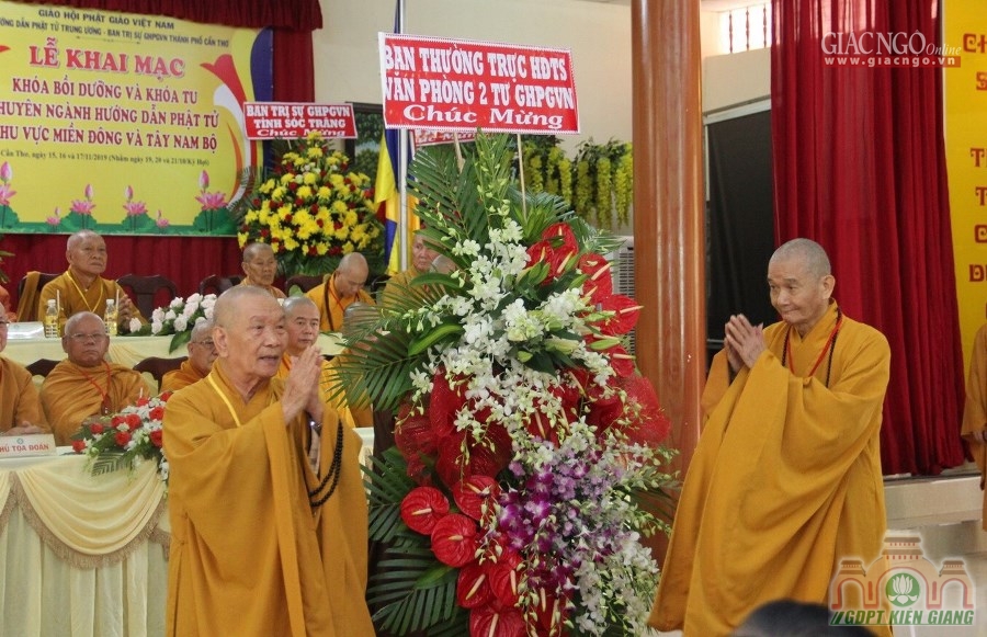 Khai mạc khóa bồi dưỡng khóa tu chuyên ngành Hướng dẫn Phật Tử