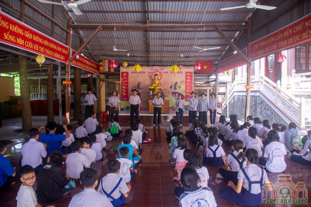 Các đơn vị GĐPT Rạch Giá vui chơi trung thu cùng các em thiếu nhi tại chùa Vĩnh Phước