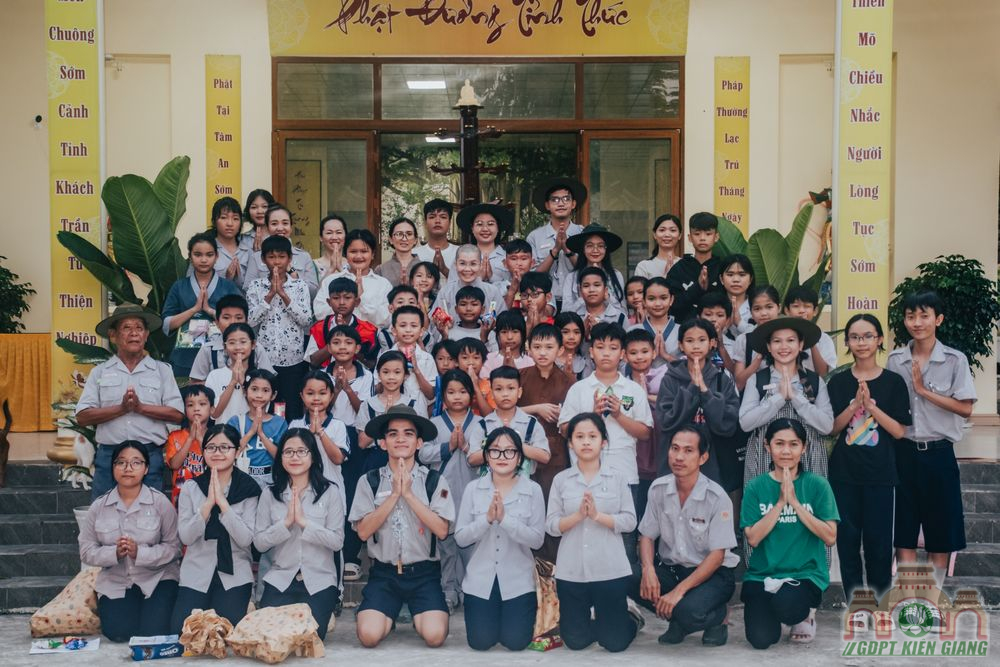 Các GĐPT Phước Thạnh, Kim Quang và Vĩnh Phước tổ chức trại Du khảo tại chùa Hòa Long