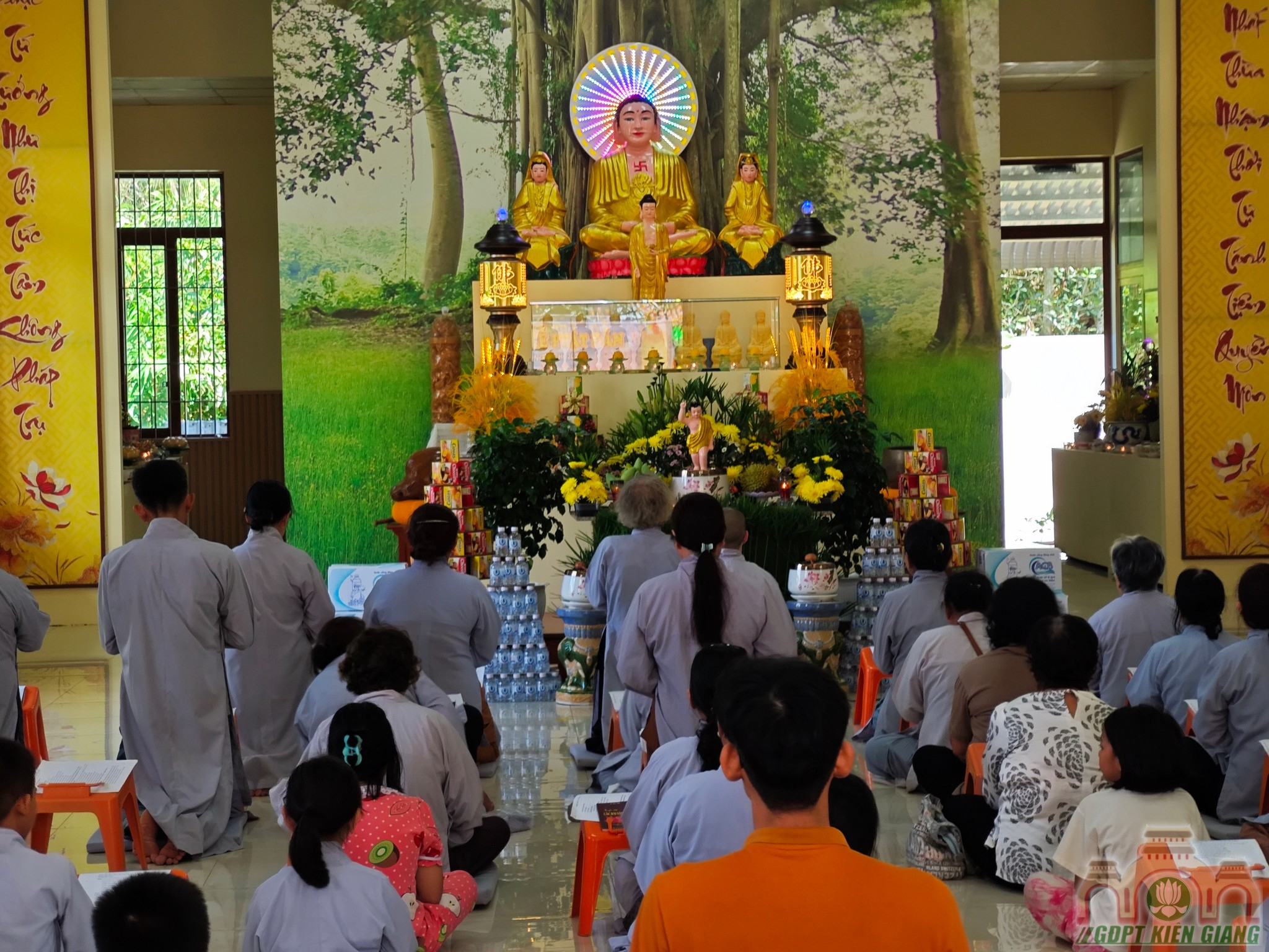 Trang nghiêm lễ Tắm Phật tại chùa Hòa Long, (Thành phố Rạch Giá)